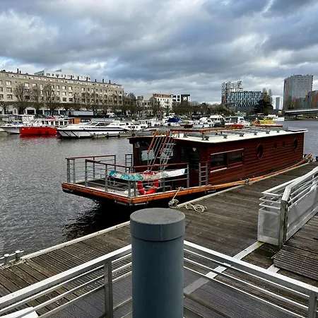L'erre Sauvage Båthotell