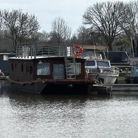 L'erre Sauvage Hotel en barco Blain